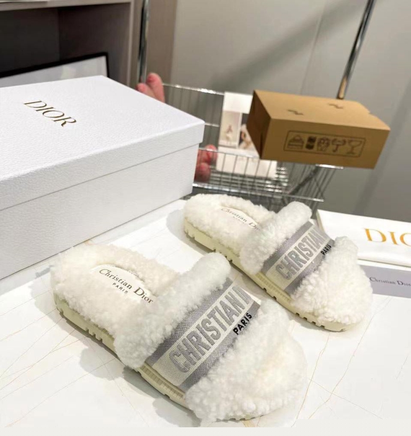 ch**an D*or slippers